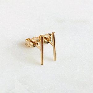 14K gold-filled bar studs